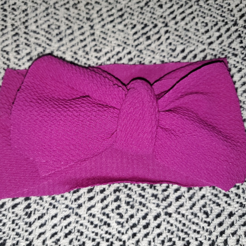 Fuchsia bow